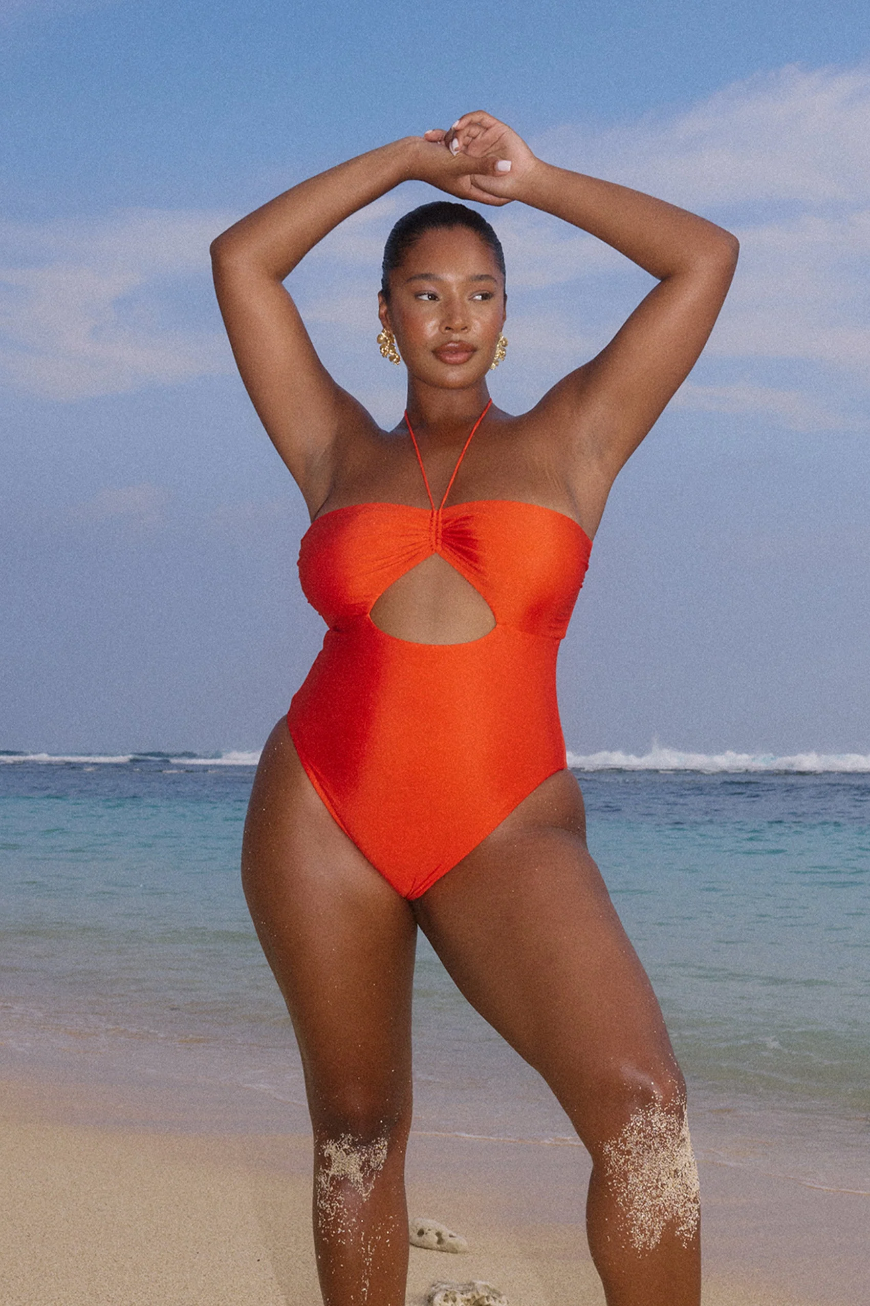 Marbella One Piece in Carmesi - Image 8